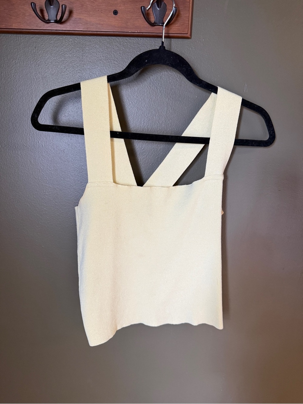 Women's Yellow Square Neck Cropped Tank Top